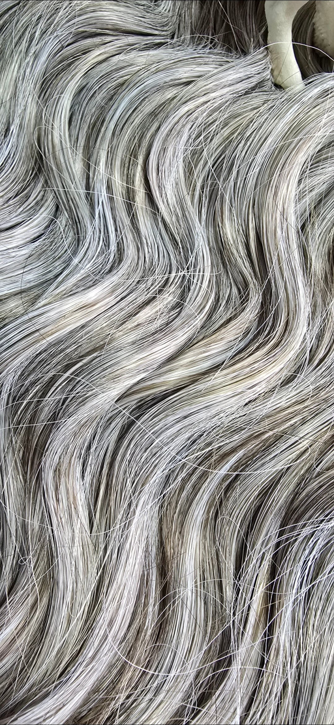 50DE - BRUSHABLE Water Waves - Grey Ombre - Color As Shown